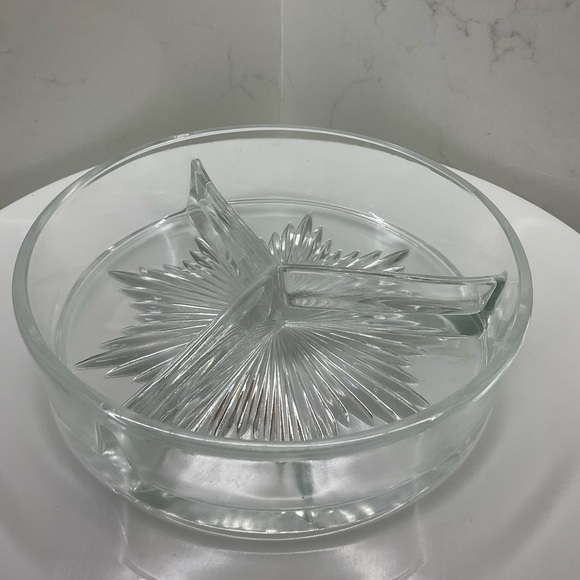 Vintage Glass Starburst Divided 3 Section Heavy Clear Round Dish MCM - Picture 1 of 5